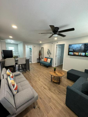 Lovely unit central location